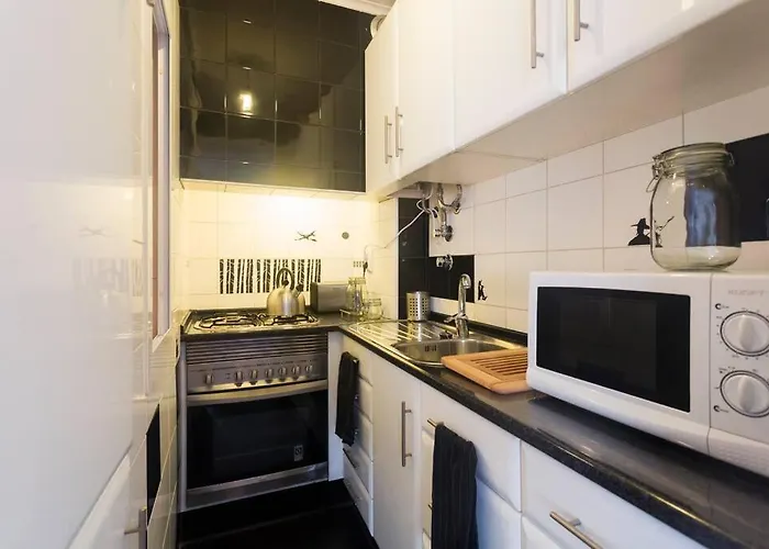 Ola - Bairro Alto I * Lisbon